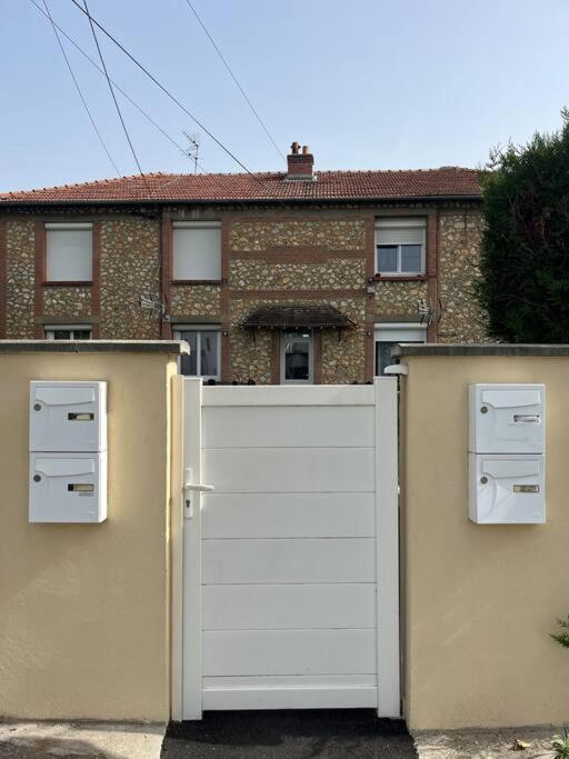 Logement 10 Minutes De Rouen Oissel Eksteriør bilde